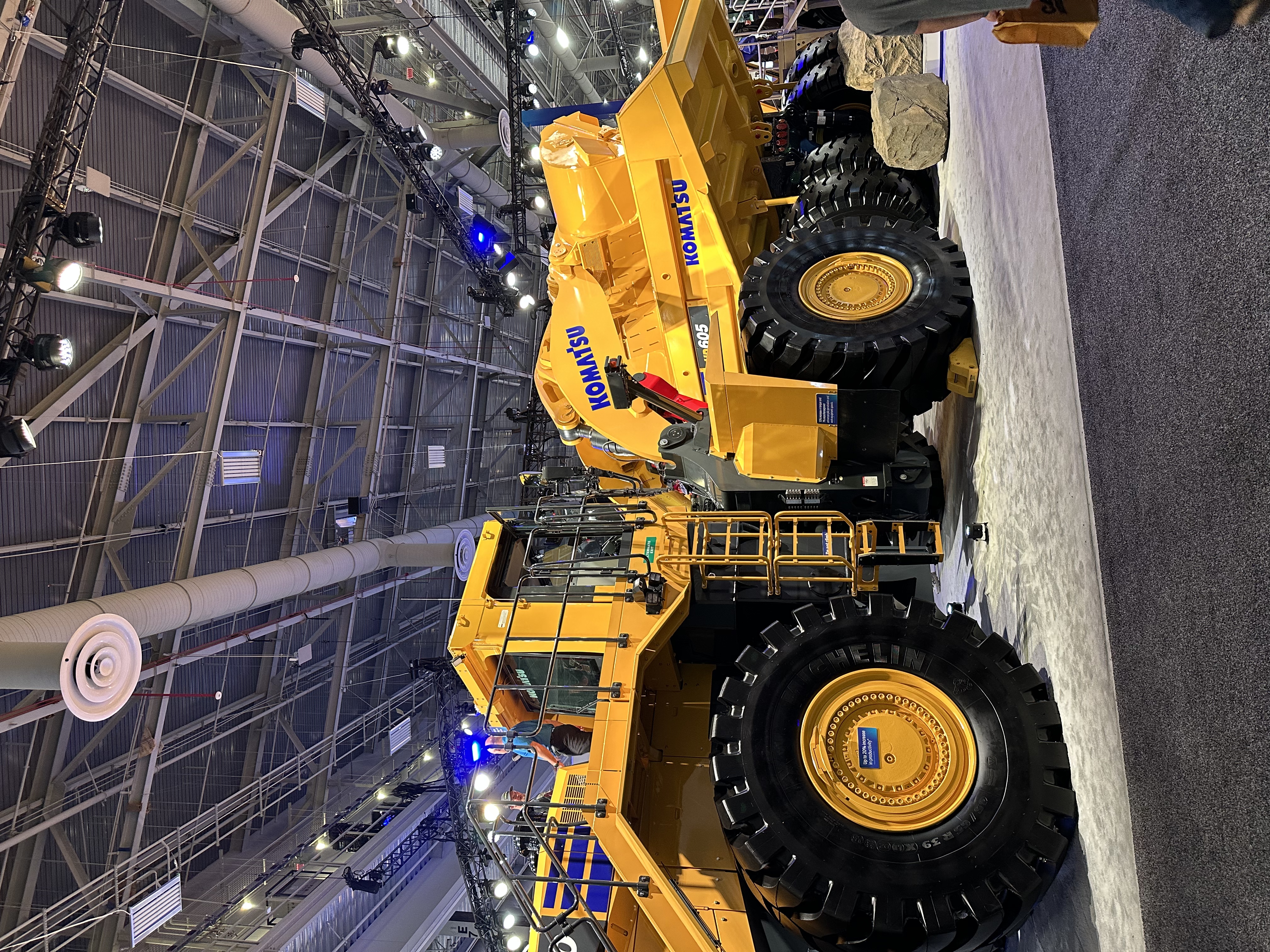 Impact Crusher Parts: Blow Bars, Liners & Custom Wear Solutions