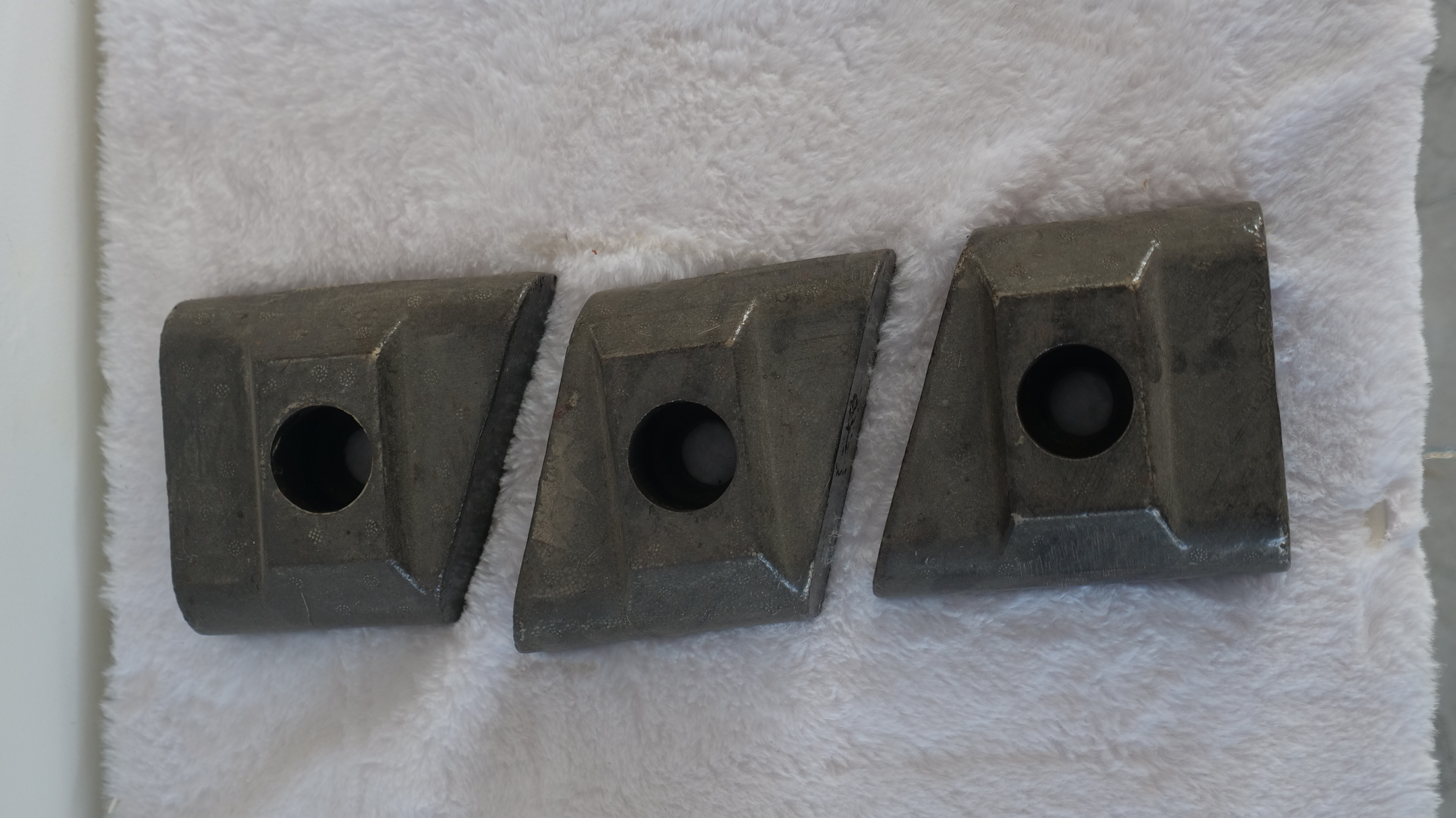 Asphalt scraper：Small Component, Big Impact on Asphalt Mixing Quality