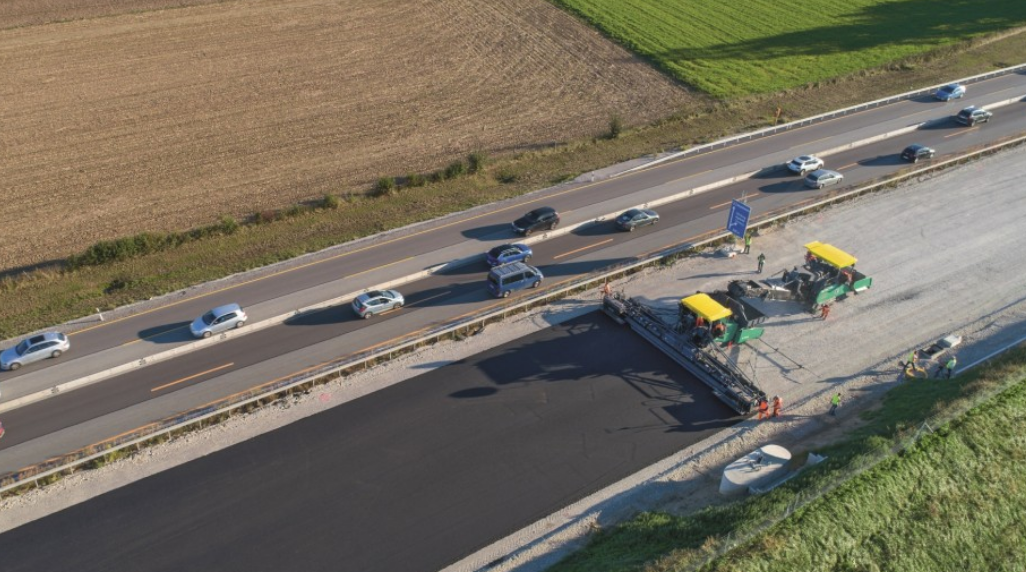 Maximize Concrete Batching Plant Efficiency: Advanced Liner Plate Technologies